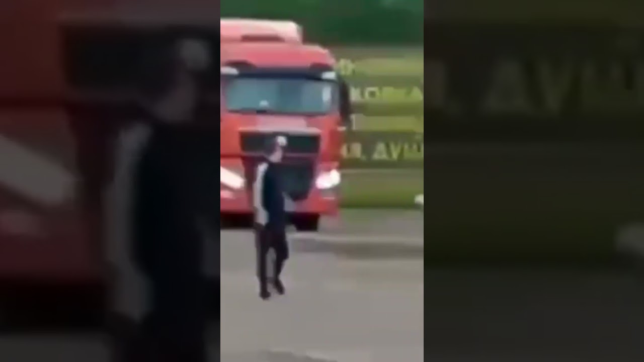 During the Ukrainian drone strike in Russia&rsquo;s Irkutsk region, a group of man stop it #russia