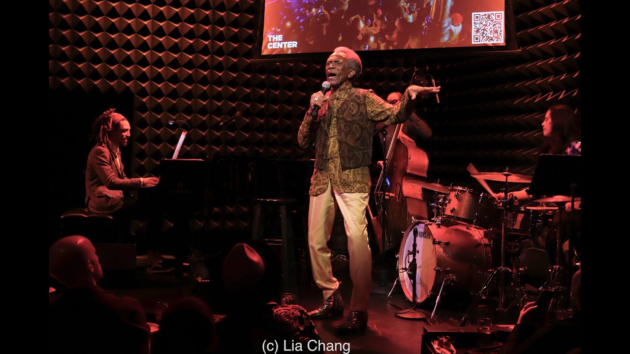 André De Shields sings 