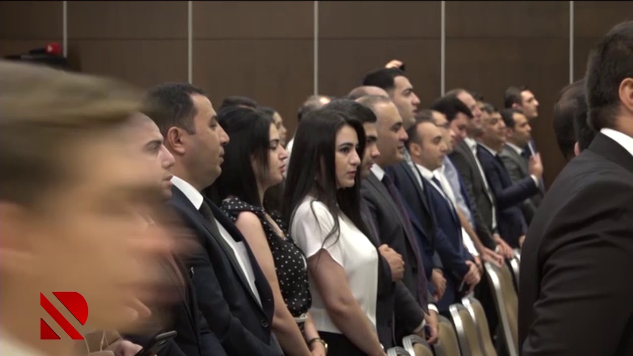 Yeni vəkillər and içdi