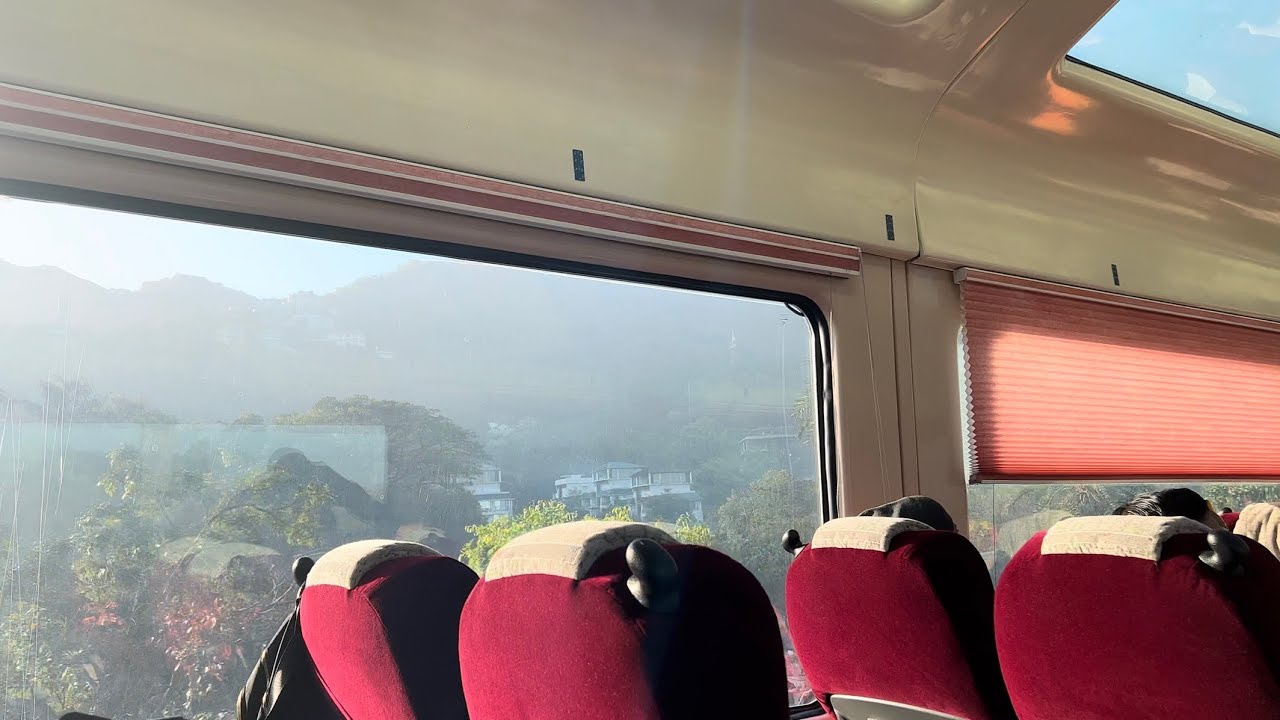 Deccan Queen Vistadome | Pune to Mumbai | Glass Roof Train in India #pune #mumbai #trainjourney #yt 