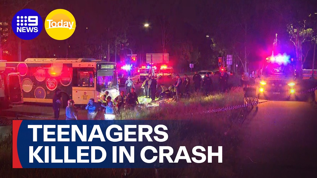 Two teenagers on motorbike killed in crash with bus | 9 News Australia