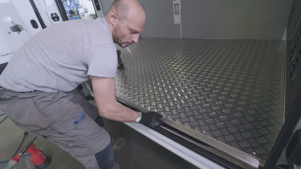 TWO-LAYER, PLYWOOD AND ALUMINIUM TREAD PLATE FLOOR LINERS FOR VANS-Syncro System