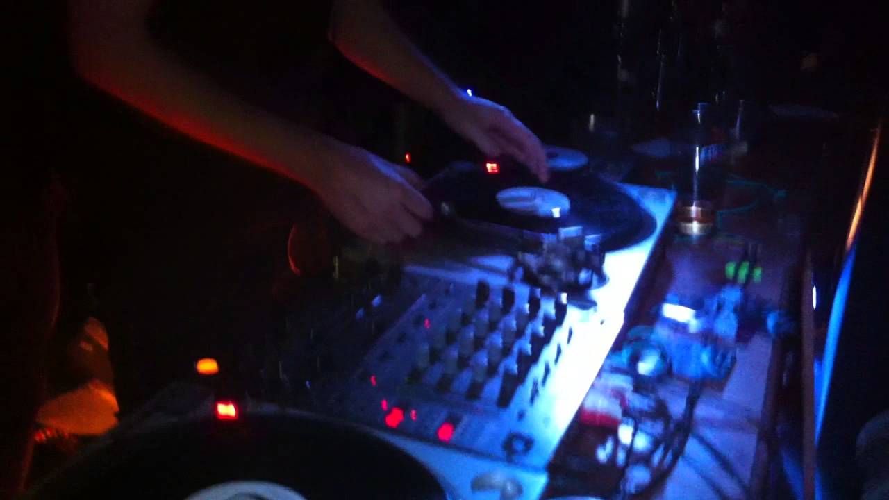 2takt @ Klub Powiększenie (Wideboys - UK Shakedown)