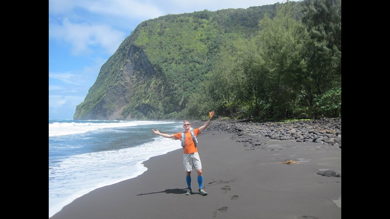 Running the Waipio to Waimanu Valley via the Na Ala Hele Trail