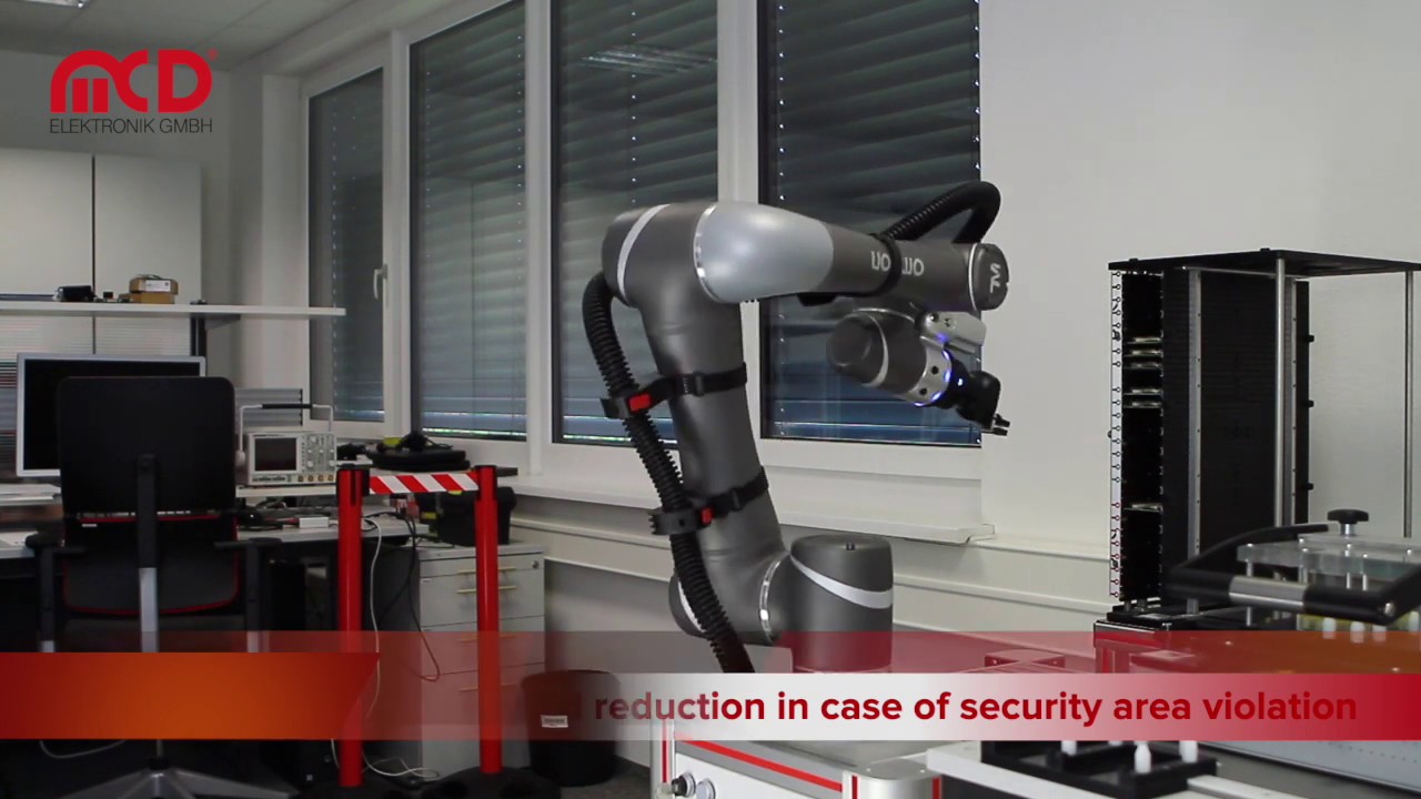 Test System VTS 2030 with OMRON cobot