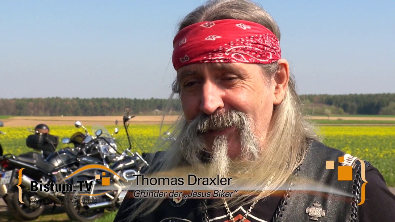 Die Jesus-Biker helfen mit ihrer Papst-Harley Bedürftigen