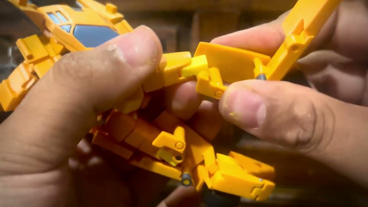 Transforming my 3D printed deluxe class NOT Sunstreaker