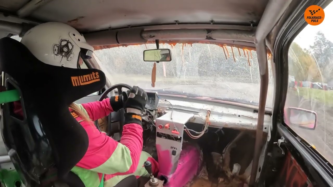 Folkrace Heavy in car bajsbilen Cirkus Hjelm 2024 heat 4