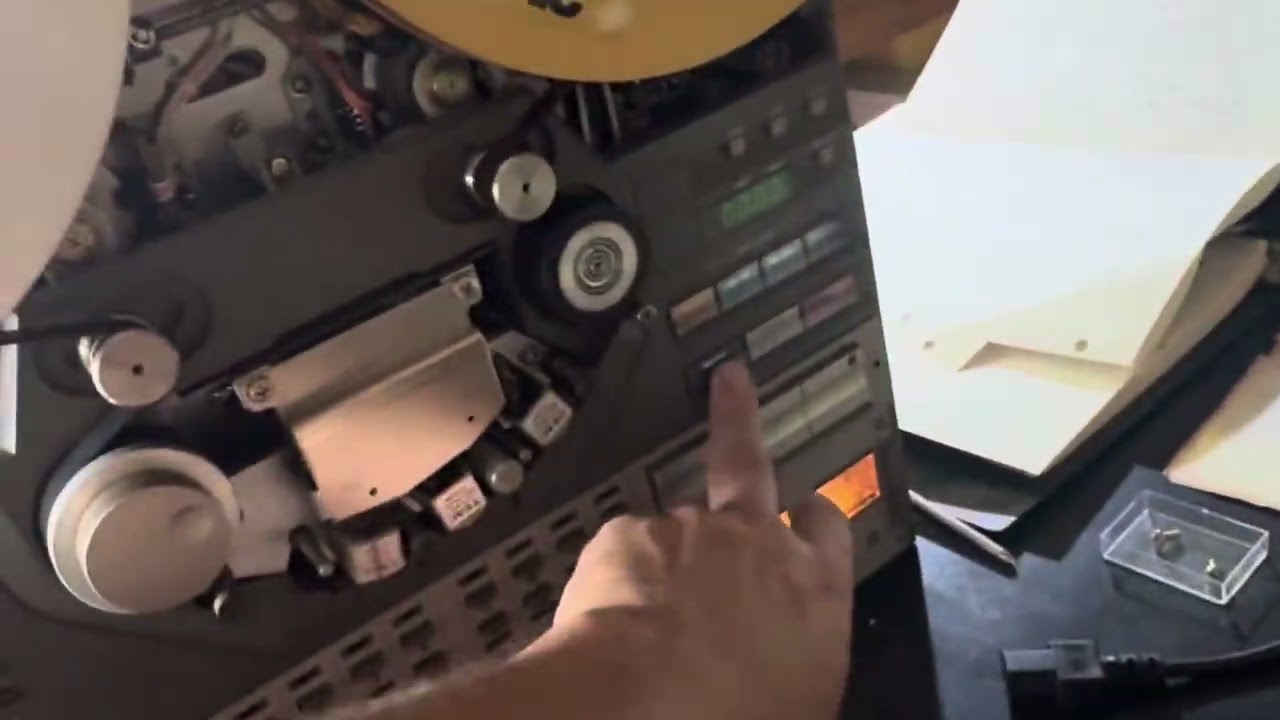 consertando um TASCAM 58 de 8 canais