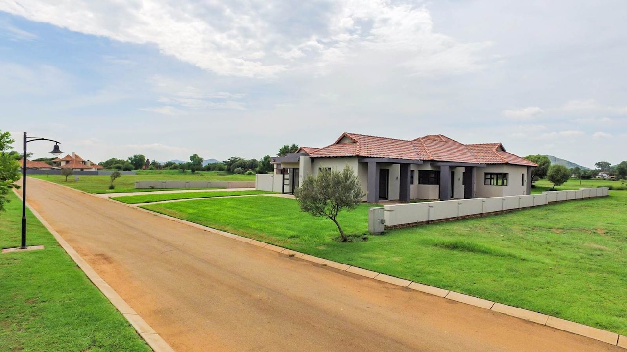 4 Bedroom House for sale in North West | Hartbeespoort Dam | The Islands Estate |
