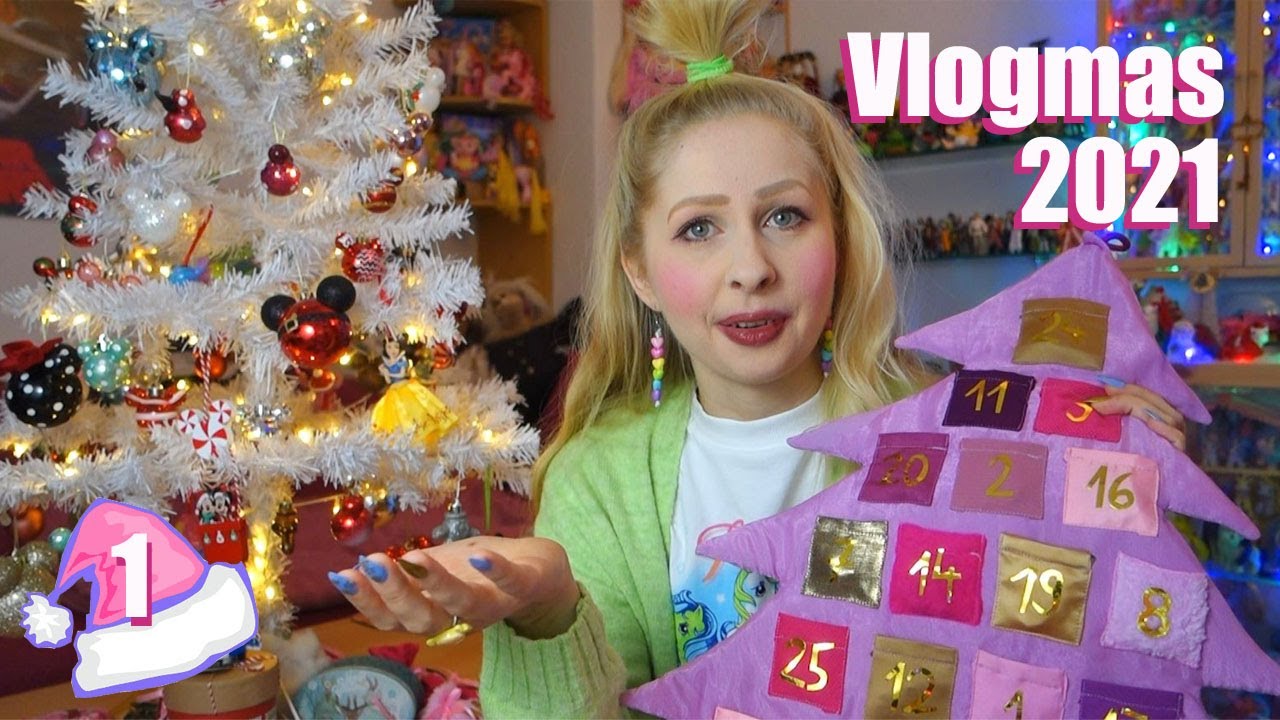 Vlogmas 2021 introduction - toy and disney pin advent calendars - day 1