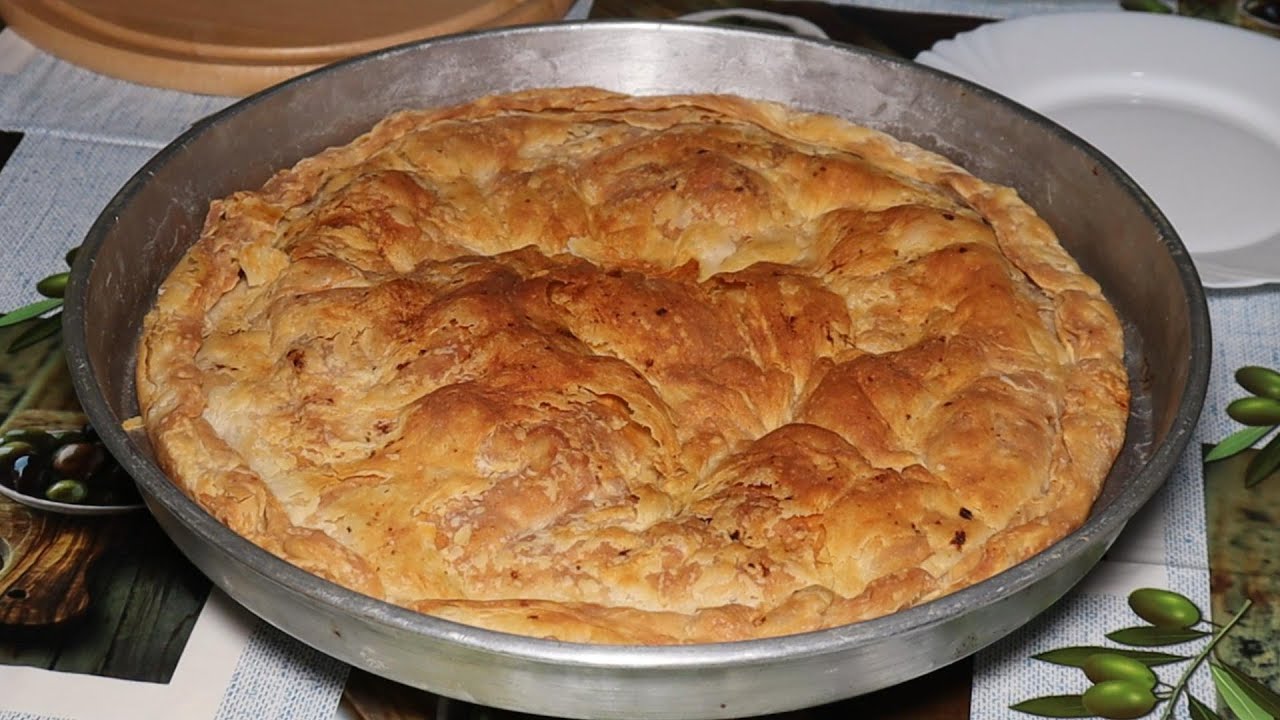 Byrek Korçe me qepe dhe domate | Traditional Albanian byrek