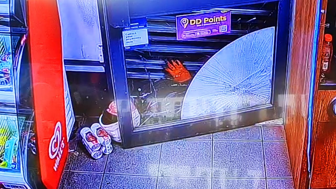 Durham shopkeeper traps KNIFEPOINT ROBBER under roller shutter until police arrive | Caught on CCTV