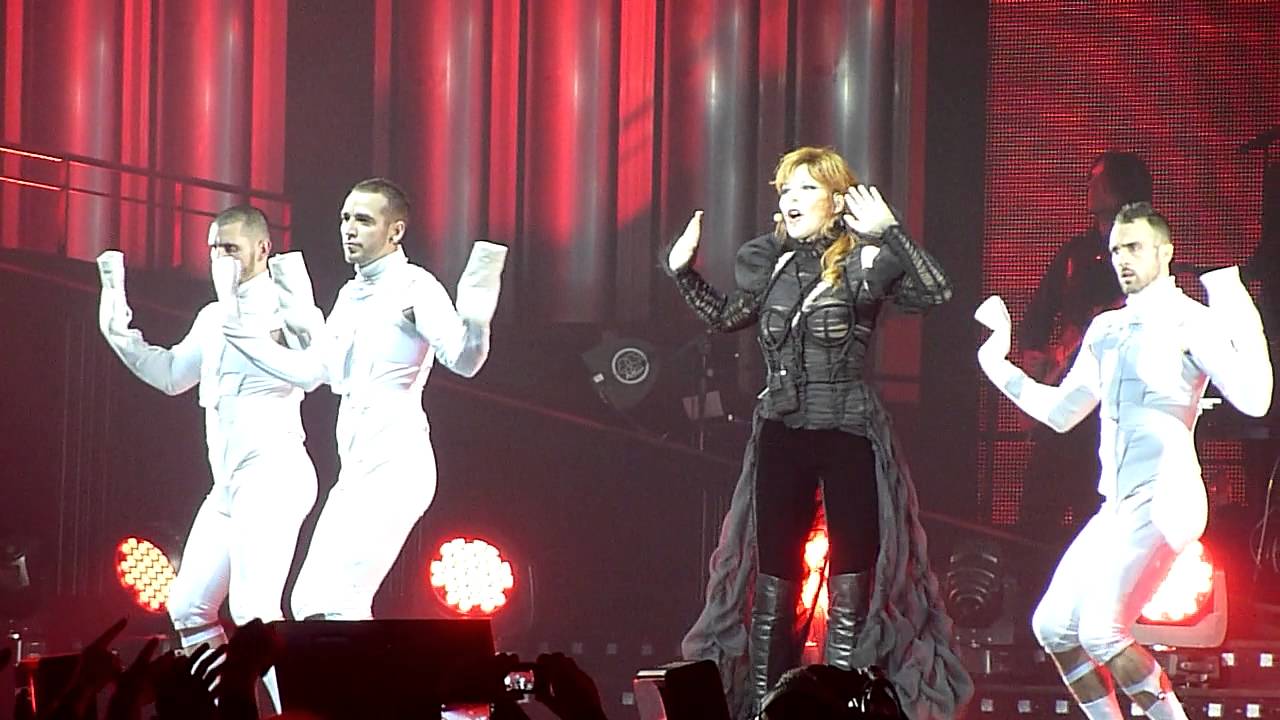 Mylene Farmer - Désenchantée (01.11.2013, Olympijskiy Stadium, Moscow, Russia)