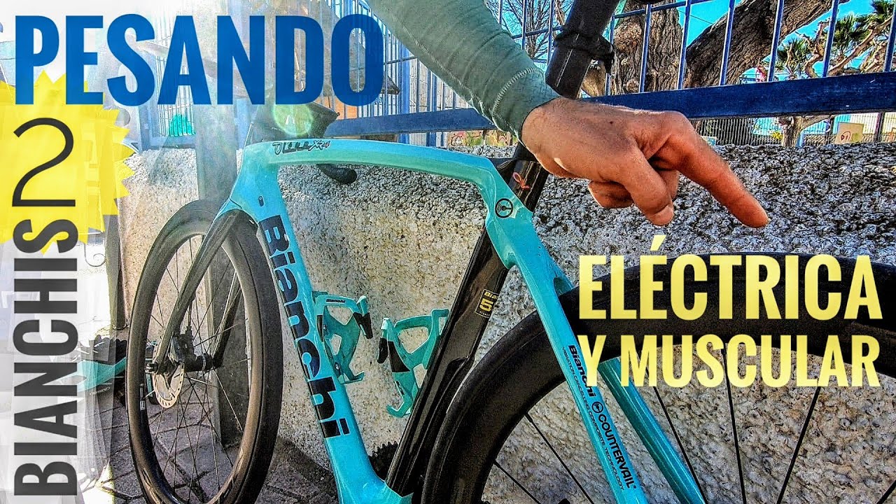 pesando dos bicicletas bianchi. una electrica