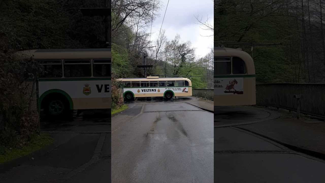 Solingen Burg. Umkehr des Oberleitungbusses aus dem Museum