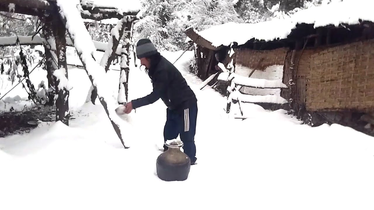 Life In Himalayan Mountain Nepal