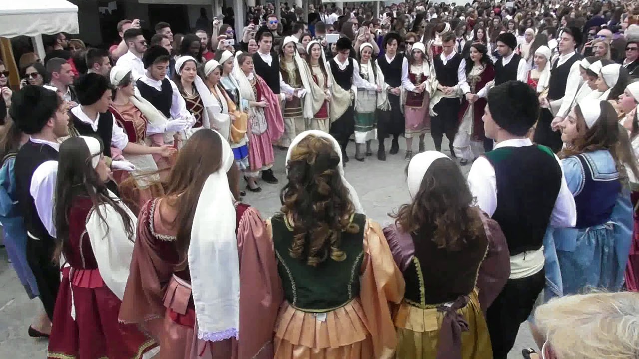 Μύκονος: Μαθητική παρέλαση 25ης Μαρτίου 2016