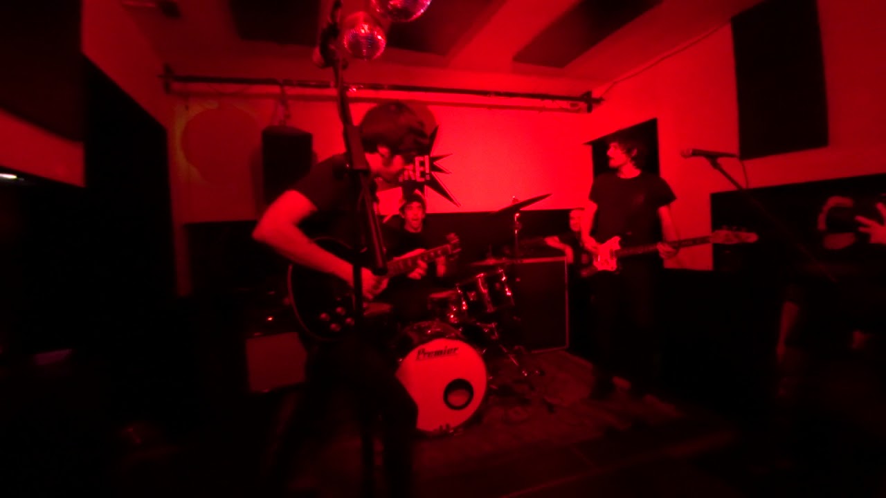 Futuro Terror - Insectos devorando - Shake 03 02 2018