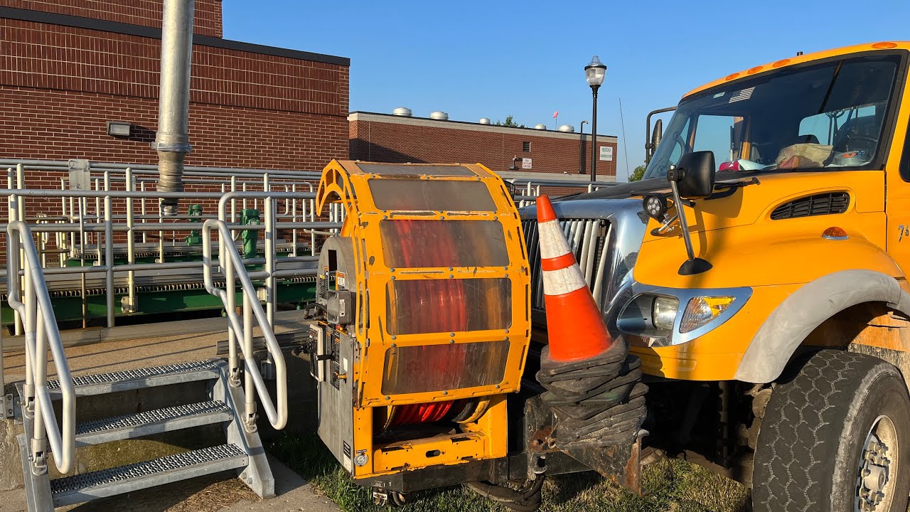 Confined space entry tank cleaning Waste water treatment plant￼￼