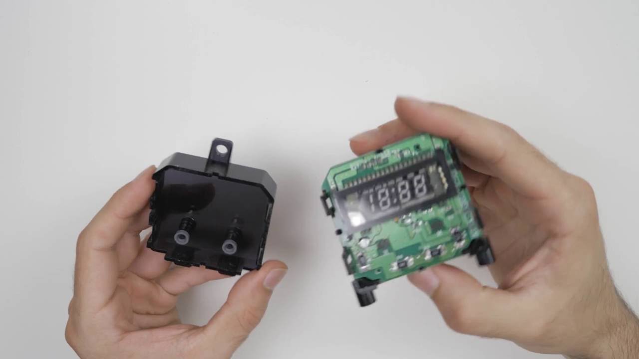 How to Repair the Clock Of a Nissan Pathfinder 2001 2002 2003 2004