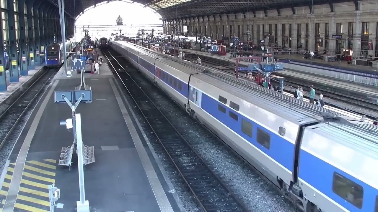 Amazing! Time Lapse - One Day Bordeaux Station