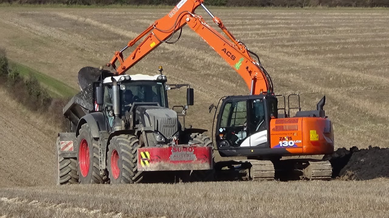 Muck / Sewage Sludge Spreading with Black Beauty Fendt & Loading with Hitachi Excavator