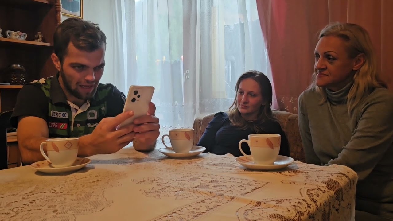 Po prvi put,odgovaramo na vasa pitanja,odgovore poslusajte sami.