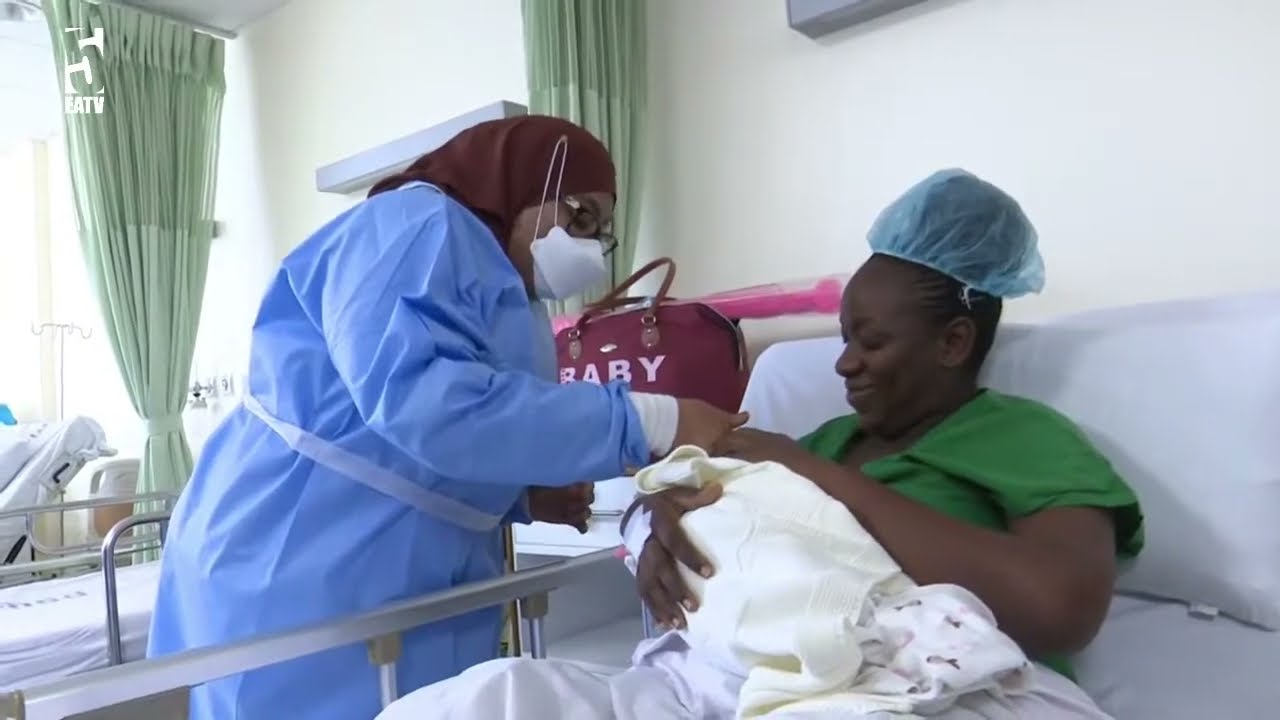 Ucheshi wa Rais Samia akifurahi na watoto wachanga CCBRT | Awapa zawadi | Wazazi washindwa kujizuia