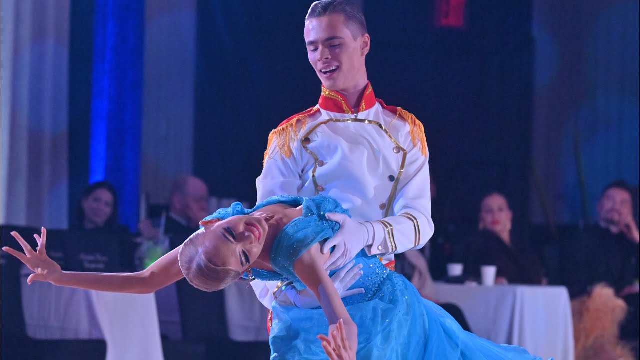 Cinderella and Prince Ballroom Show &mdash; with a magical dress change🩵