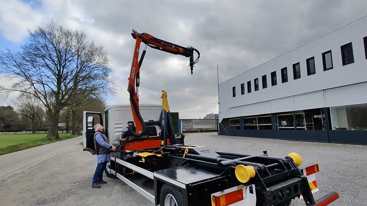 MAN TGL Demo / working with JIMECA containerhooksystem and Palfinger crane