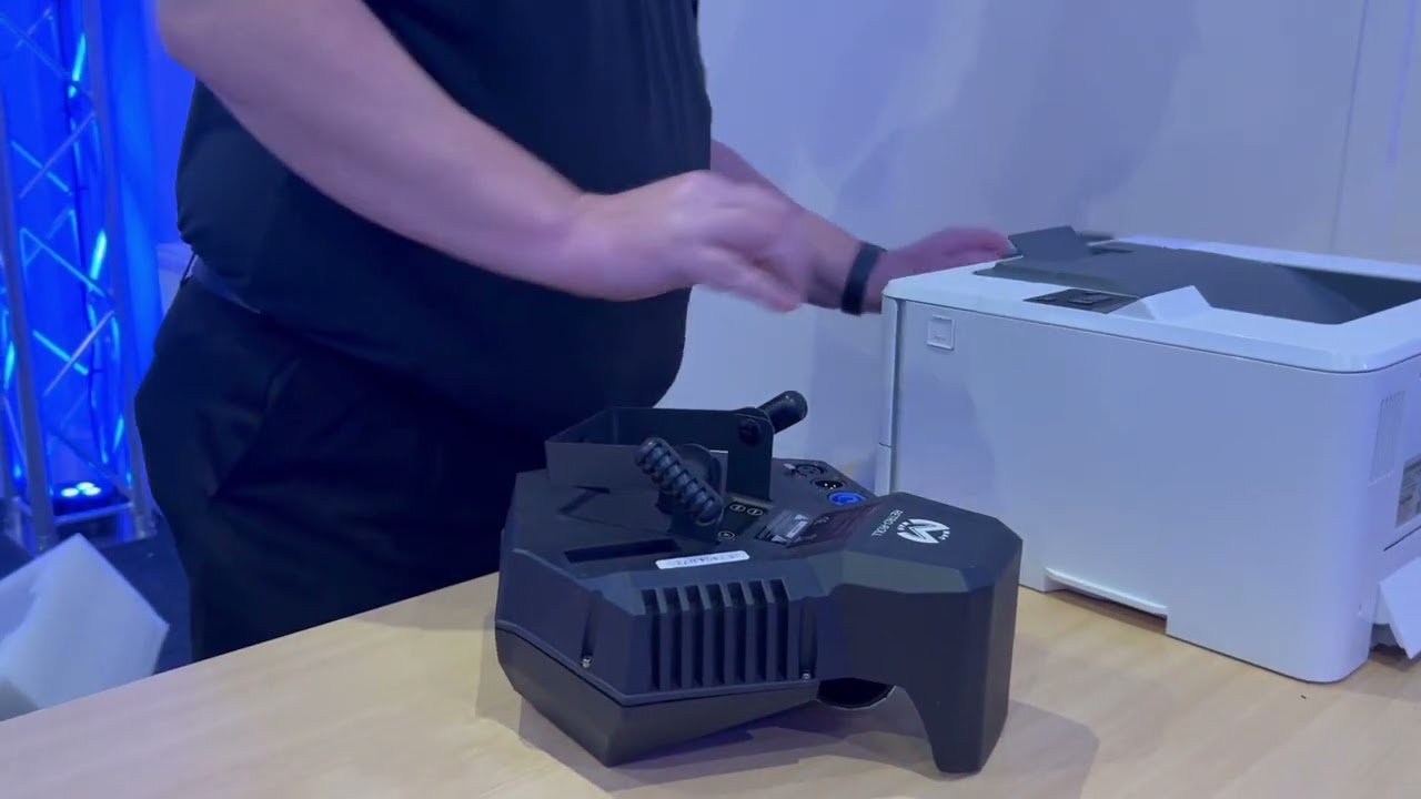 Check out this incredible Retro Roll lighting effect from Mac Mah ...