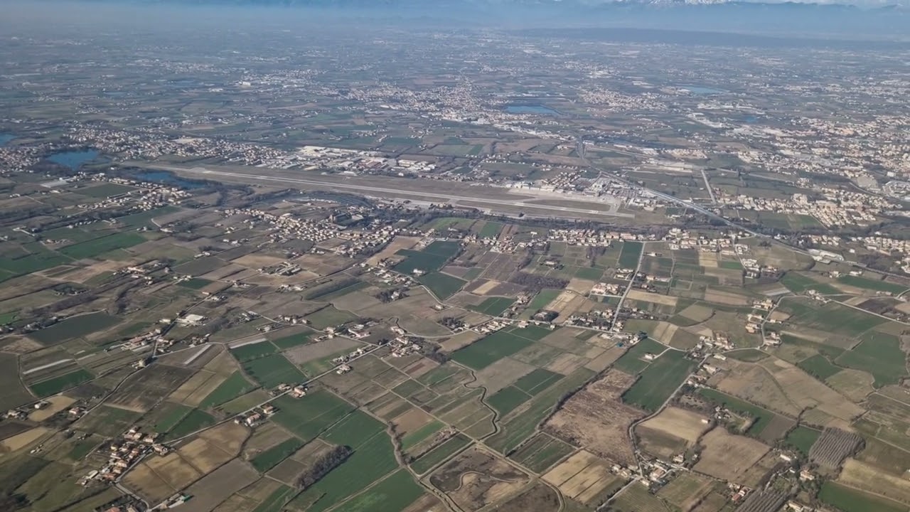 Departure Treviso Airport (TSF) Ryanair Boeing 737-800
