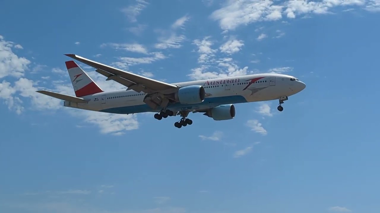 Austrian Airlines arrival from Vienna