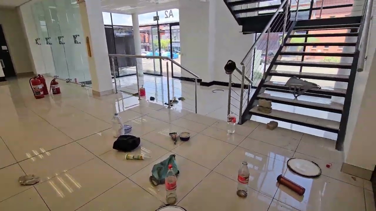 Neat and well-maintained industrial building available to let in Deco Park