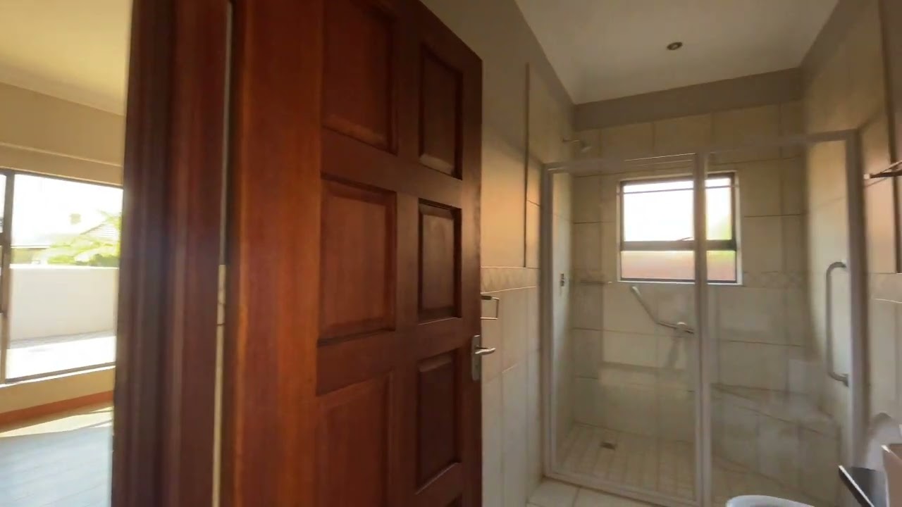 Midstream Estate Luxury retire homes