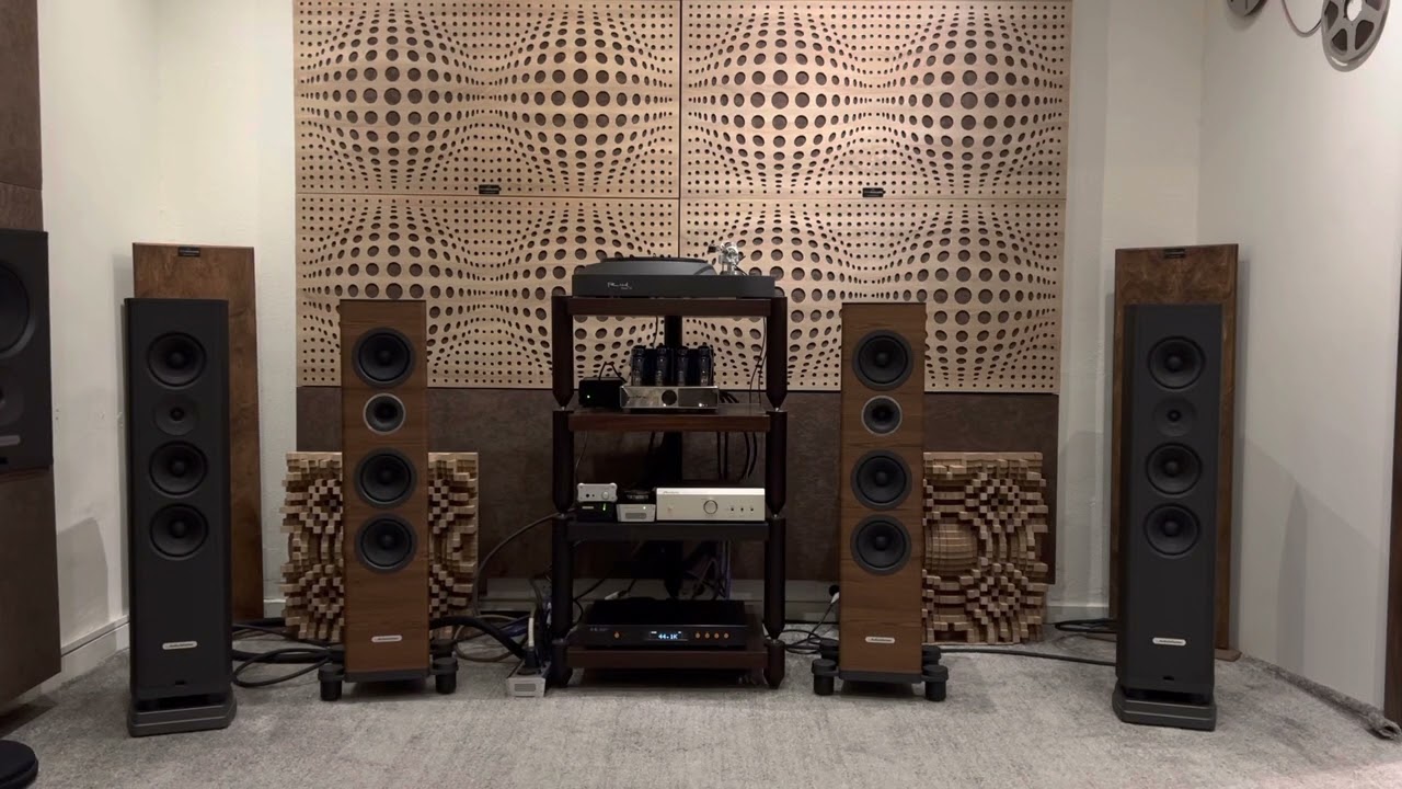 Audio Hungary Qualiton A20i plus Audio Solutions Figaro S