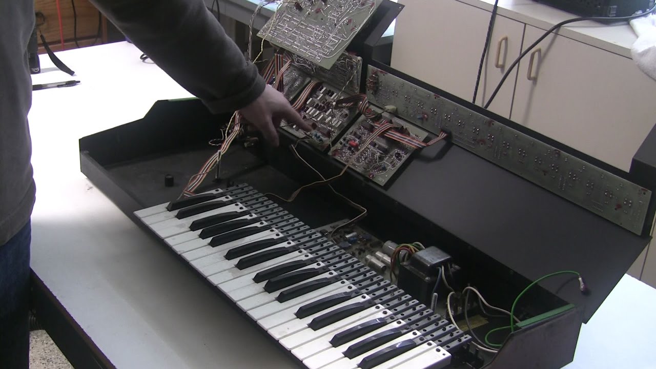 Synthchaser #040 - ARP Pro/DGX Synthesizer Restoration & Repair