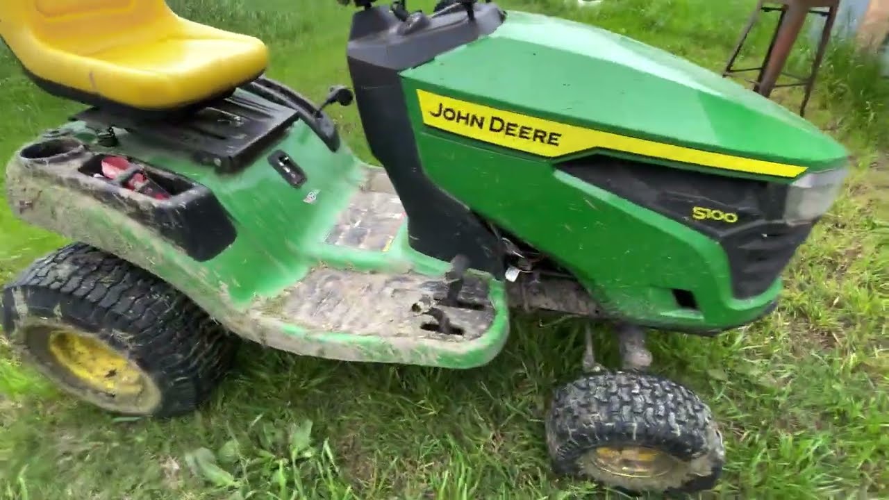 how many hours does a john deere s100 last?