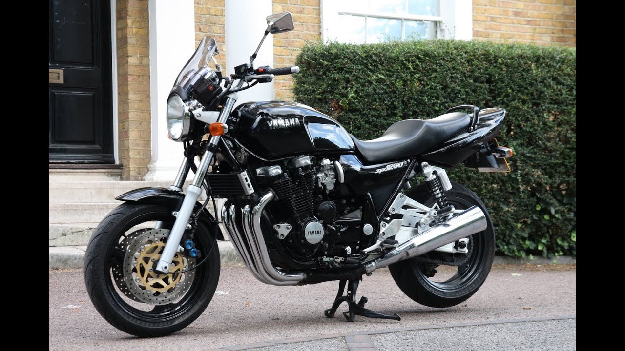 Original 1995 Yamaha XJR 1200 Classic retro Muscle motorcycle of the 90s