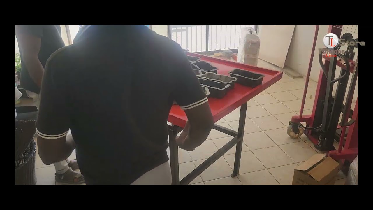 1x1m Vibrating Table