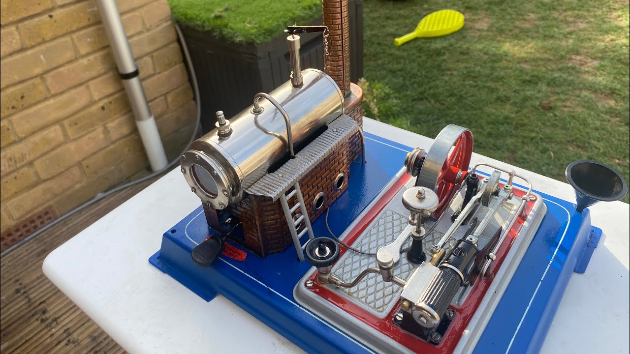 Steaming up a Wilesco D16 Steam Engine