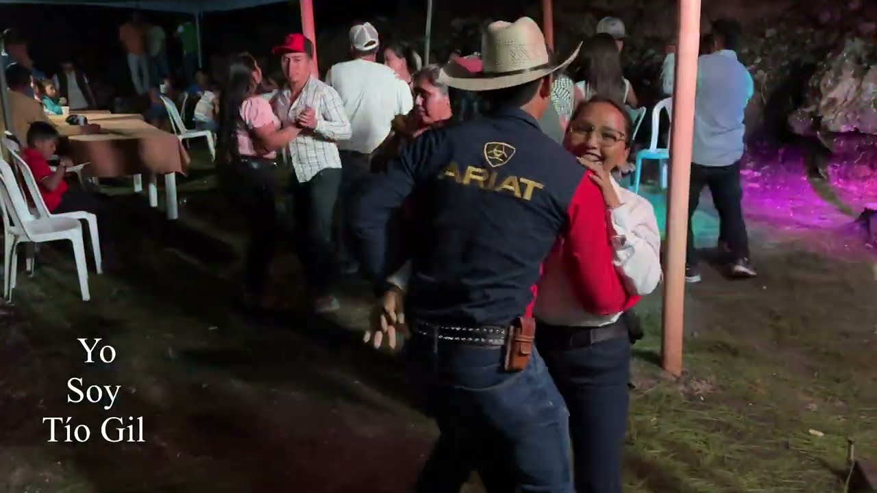 Aunque sea de noche pero aquí está el sexy boy saludos pues mi gente no olvides suscribirte