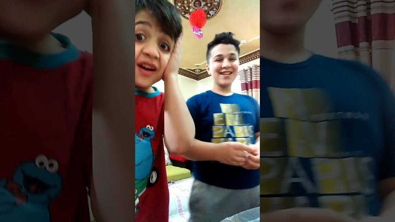 تقليد حركات مصارعه