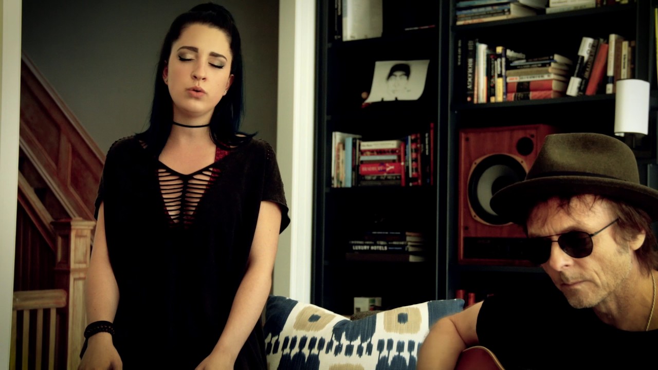 Waaktaar & Zoe - Beautiful Burnout acoustic live version