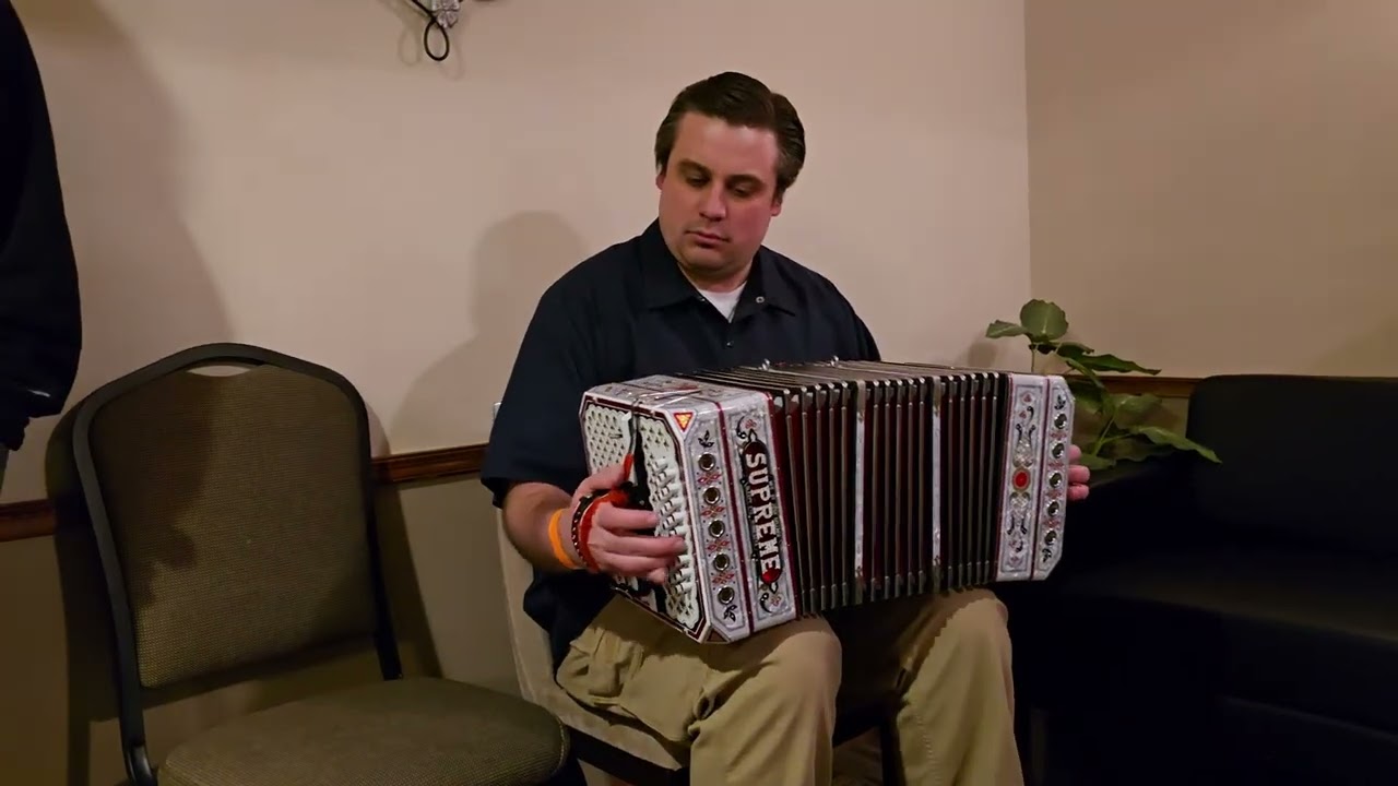 Andrew Grawien playing The Dog House Polka on his new Supreme Concertina!