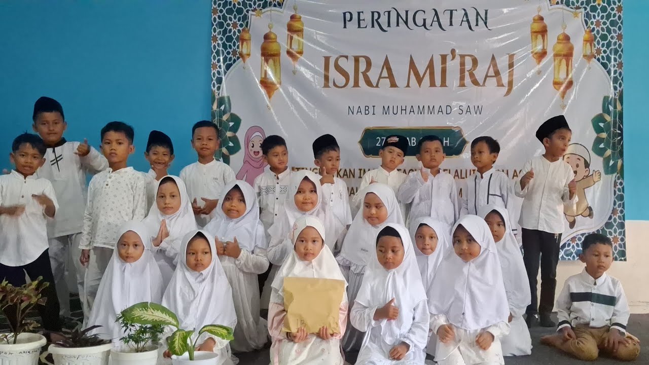 PENAMPILAN GERAK LAGU RINDU MUHAMMADKU ACARA ISRO' MI'ROJ ANAK KELAS 1