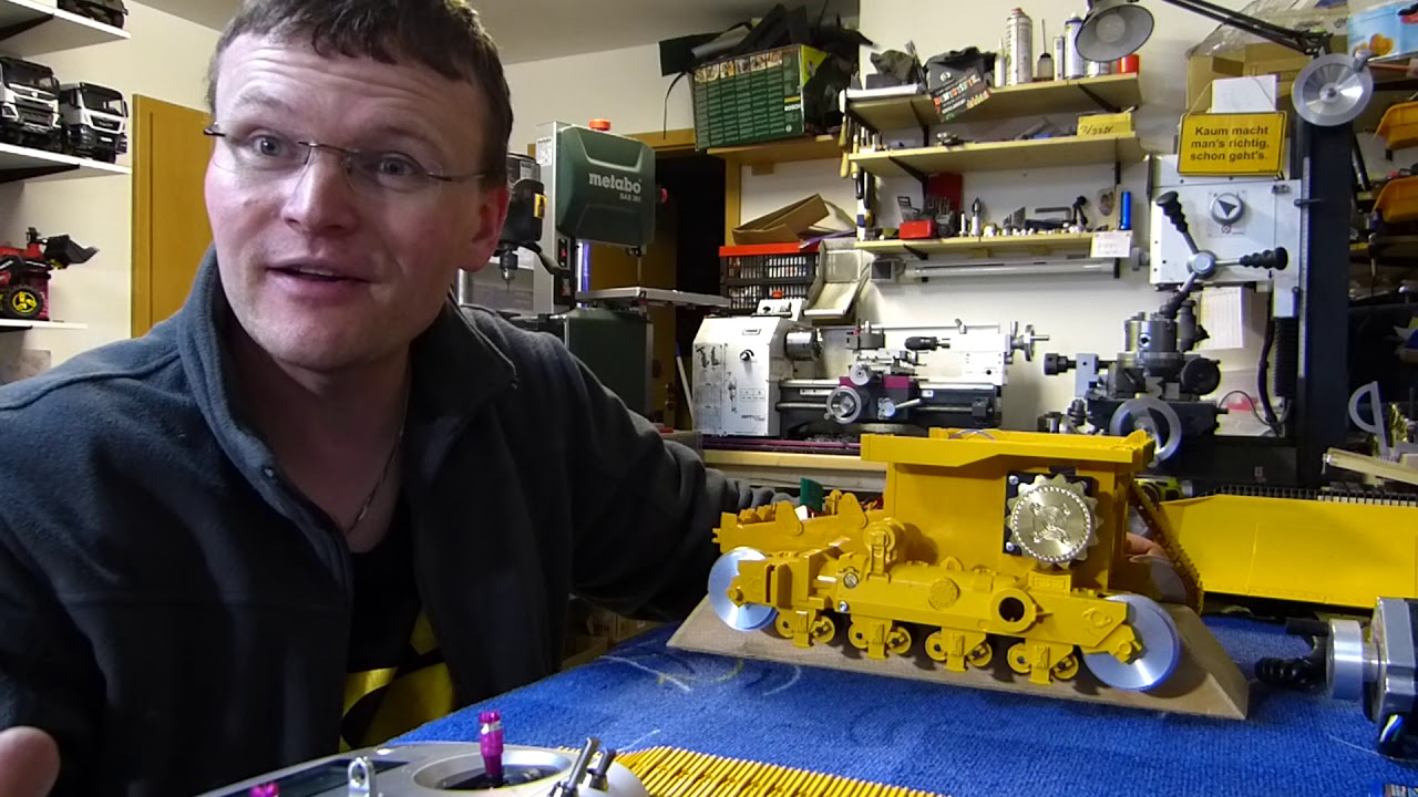Bruder CAT D11 Planierraupe Umbau Kettenspanner und Probefahrt (Folge 3) / RC Conversion