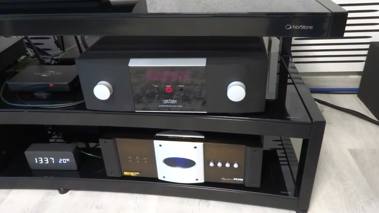 Mark Levinson 5805, Aurender A10, Fyne Audio F502SP, Cardas Clear  cables