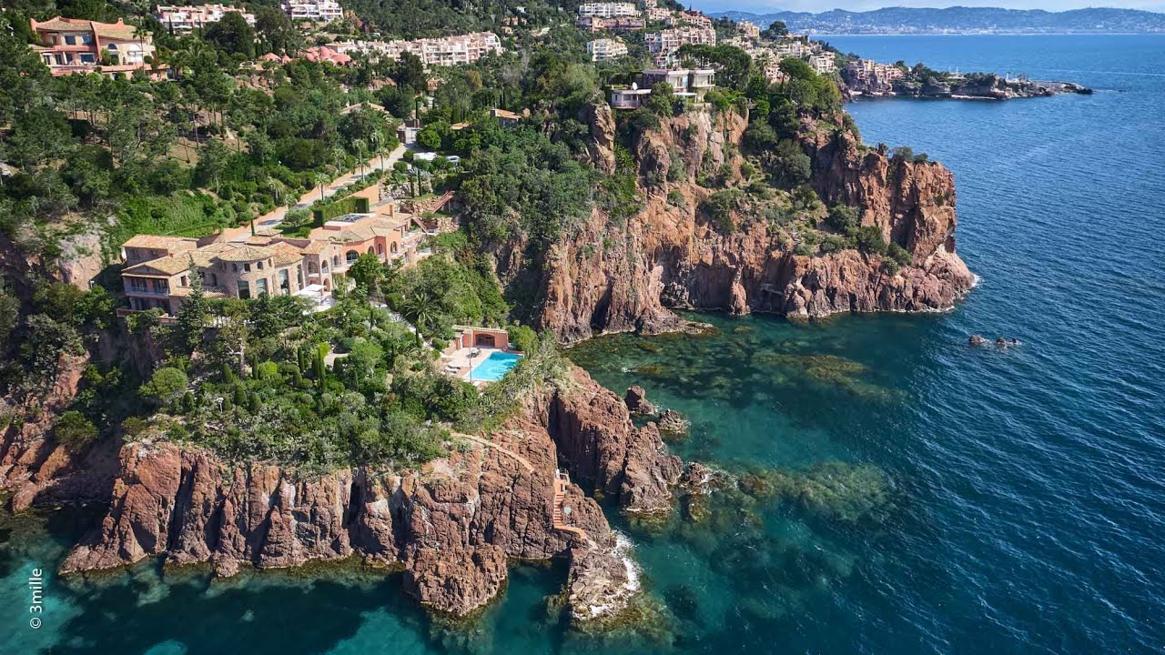 360 Video Virtual Tour Exclusive waterfront property in private domain Théoule sur Mer Côte d'Azur